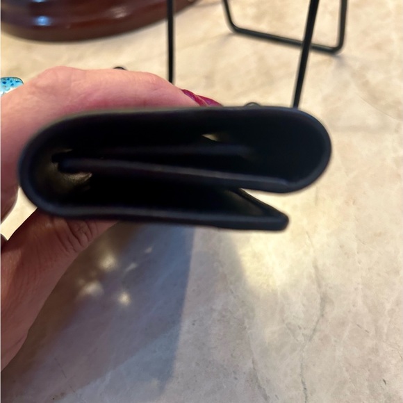 GUCCI black GG key chain and card holder. - Picture 3 of 13